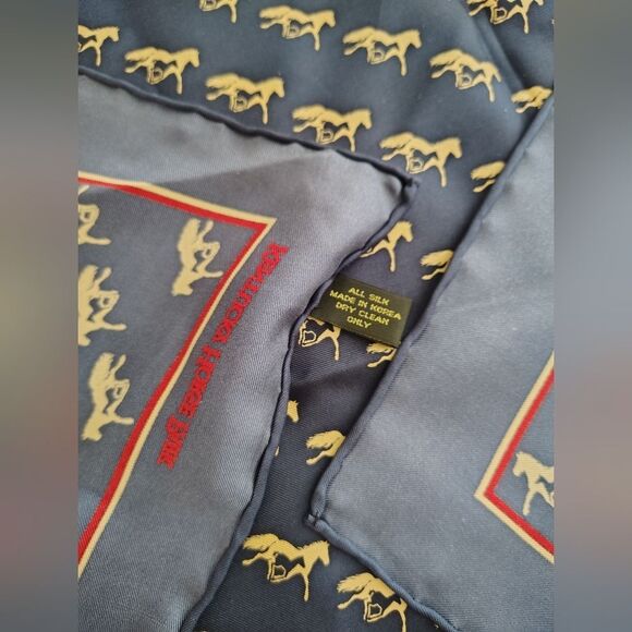 Kentucky Derby Horse Park 💯 Silk Scarf Vintage - Picture 14 of 14